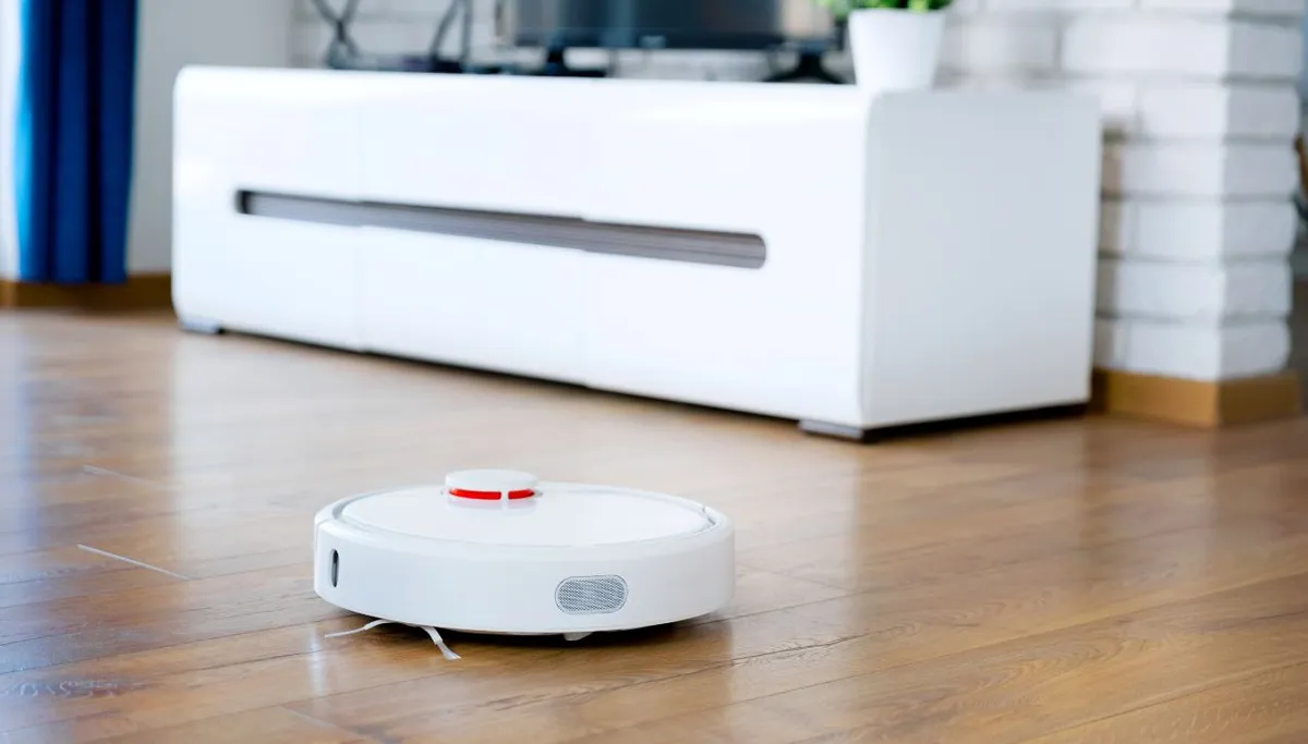 AI Robot Vacuum vs Traditional Vacuum: Which Wins?