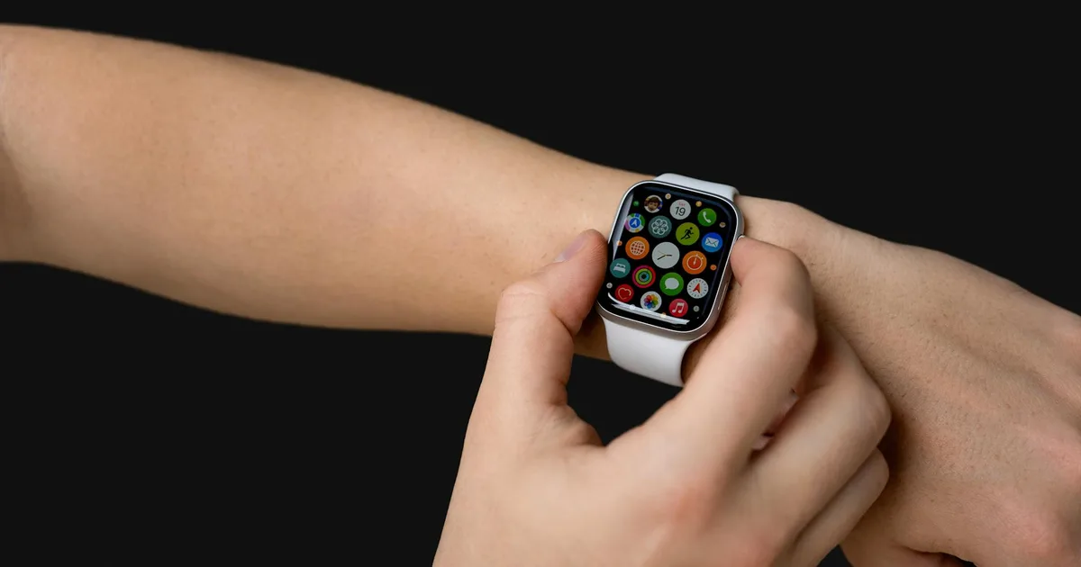 Apple Watch 11 vs Galaxy Watch 8 vs Pixel Watch 4